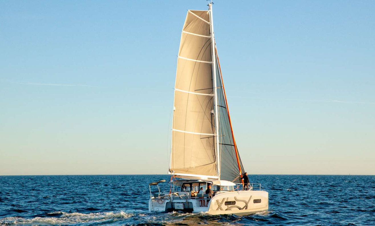 Rent Boat CATAMARAN EXCESS 11