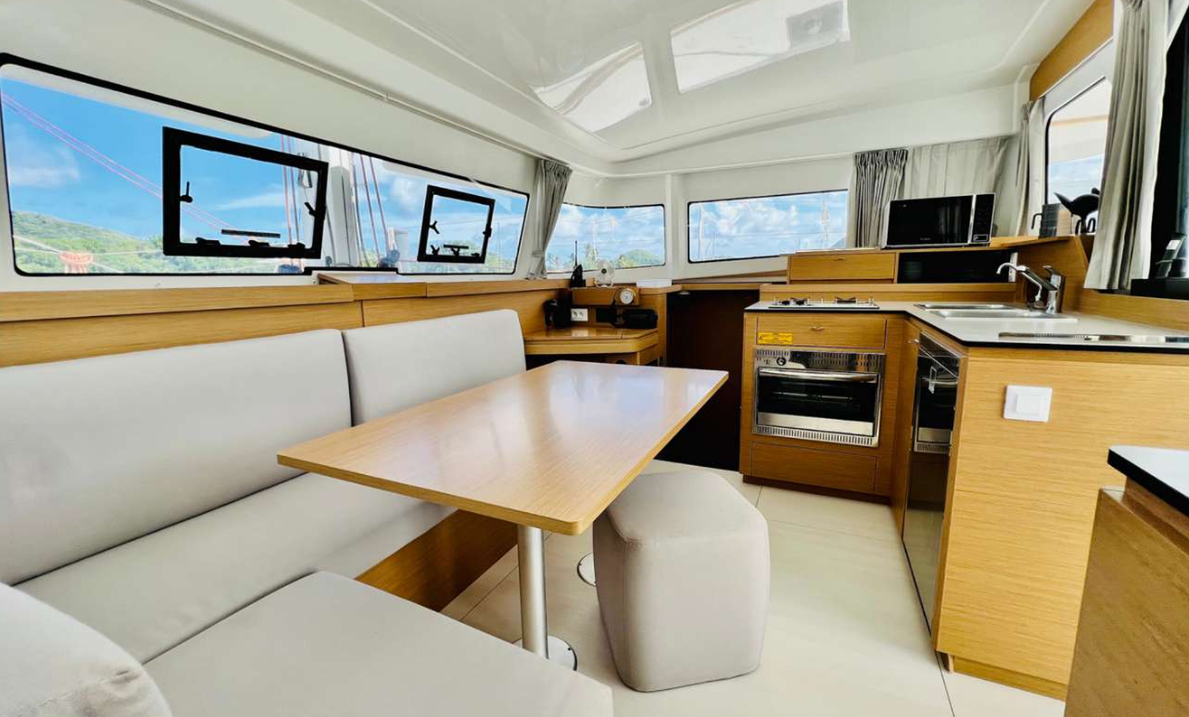 Huur boot CATAMARAN EXCESS 11