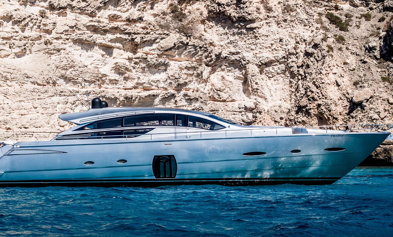 Noleggio barca PERSHING 80 W