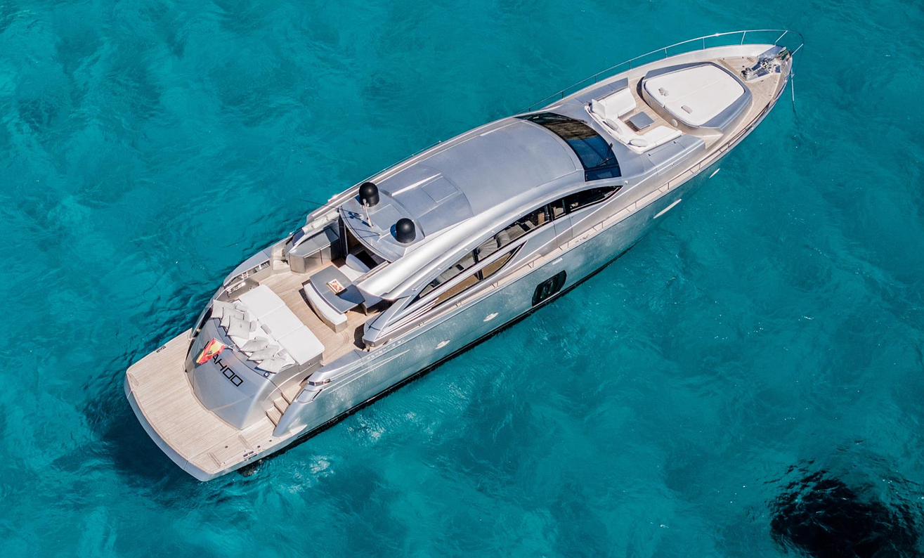 Noleggio barca PERSHING 80 W